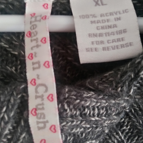 Gray shawl - Picture 2 of 7